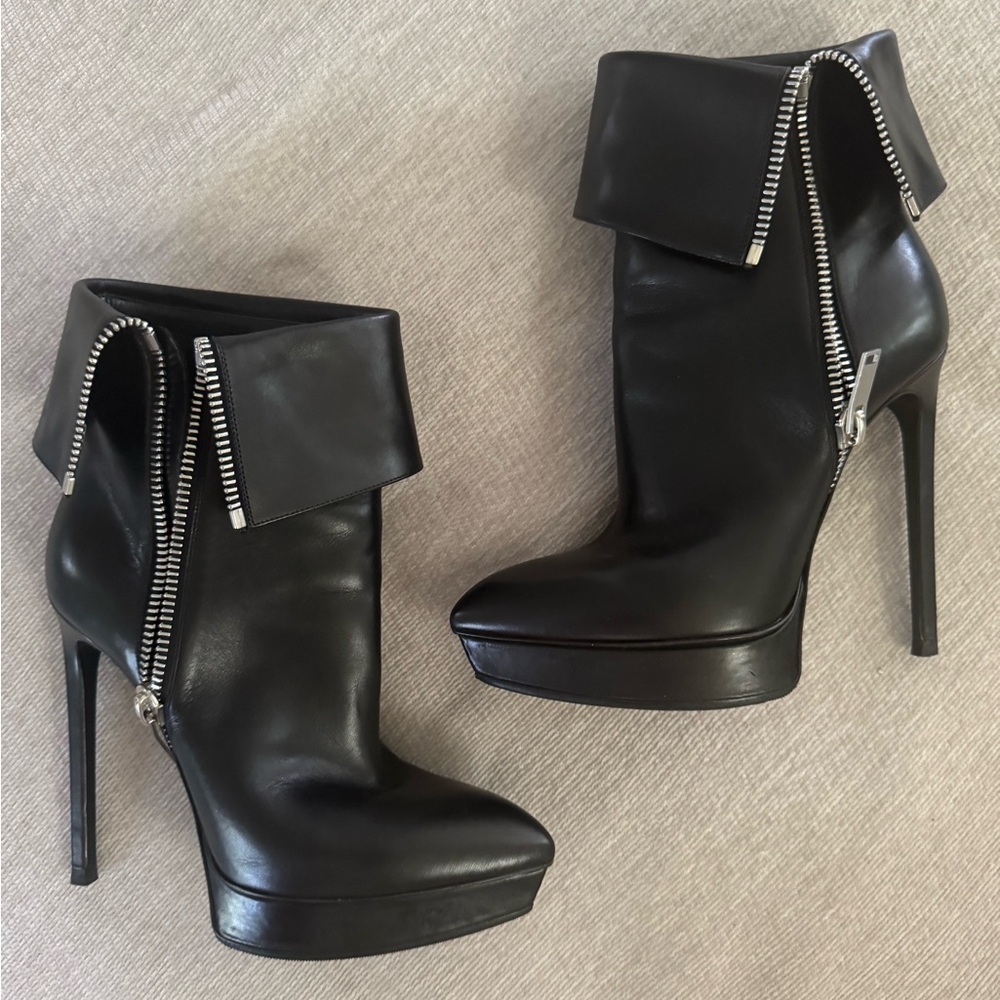 Saint Laurent Black Leather Platform Ankle Boots Size 37.5 US 7